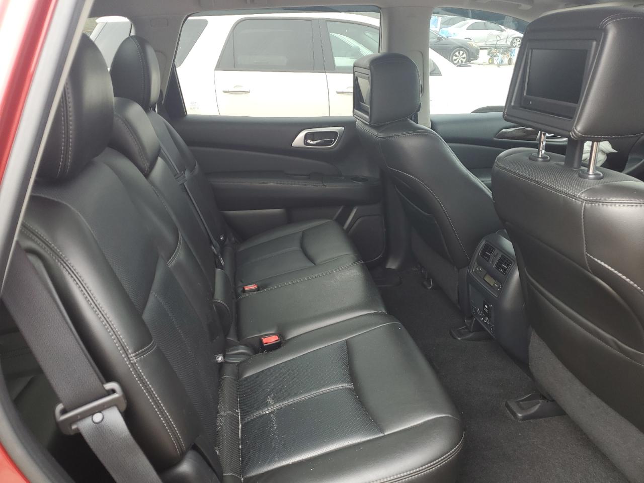 2014 Nissan Pathfinder - Image 11
