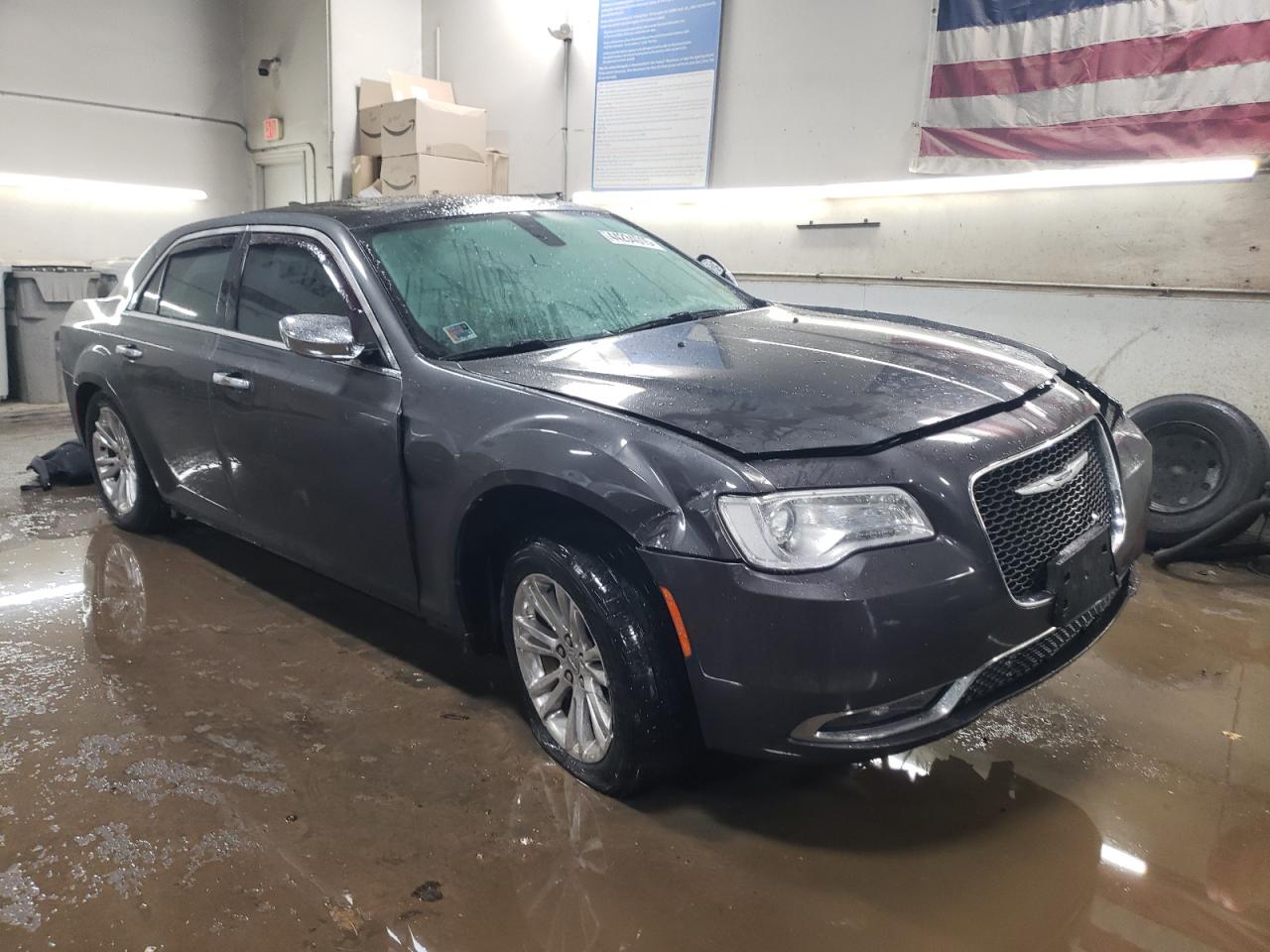 2016 Chrysler 300 - Image 4