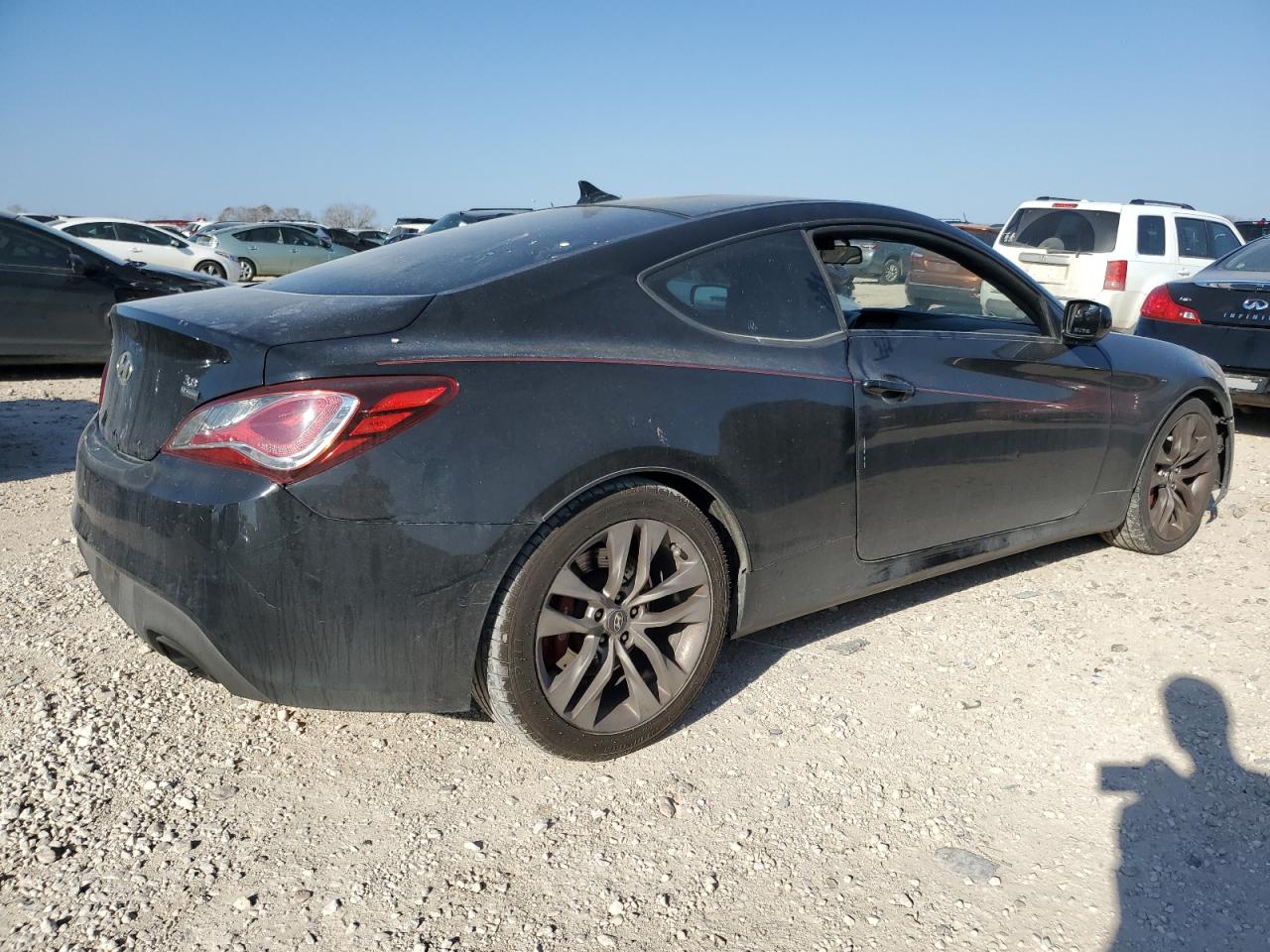 2013 Hyundai Genesis - Image 3