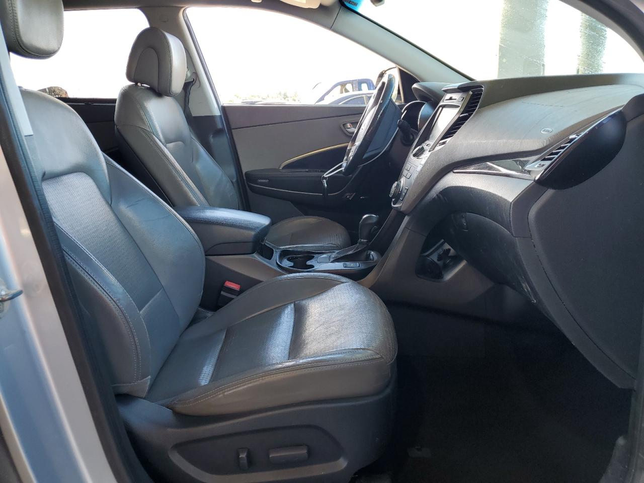 2014 Hyundai Santa Fe - Image 7