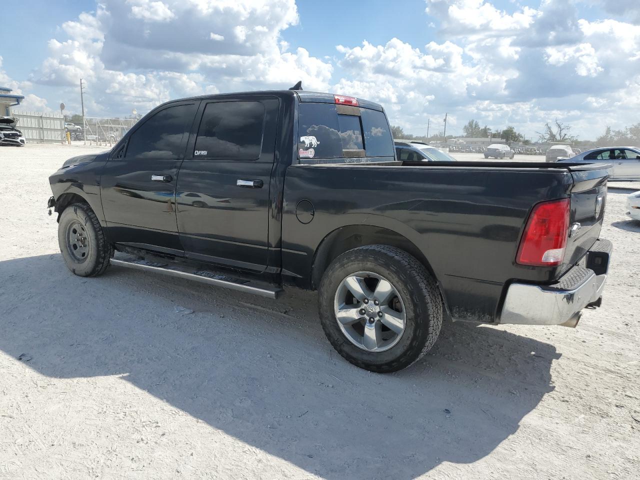 2016 RAM 1500 - Image 2