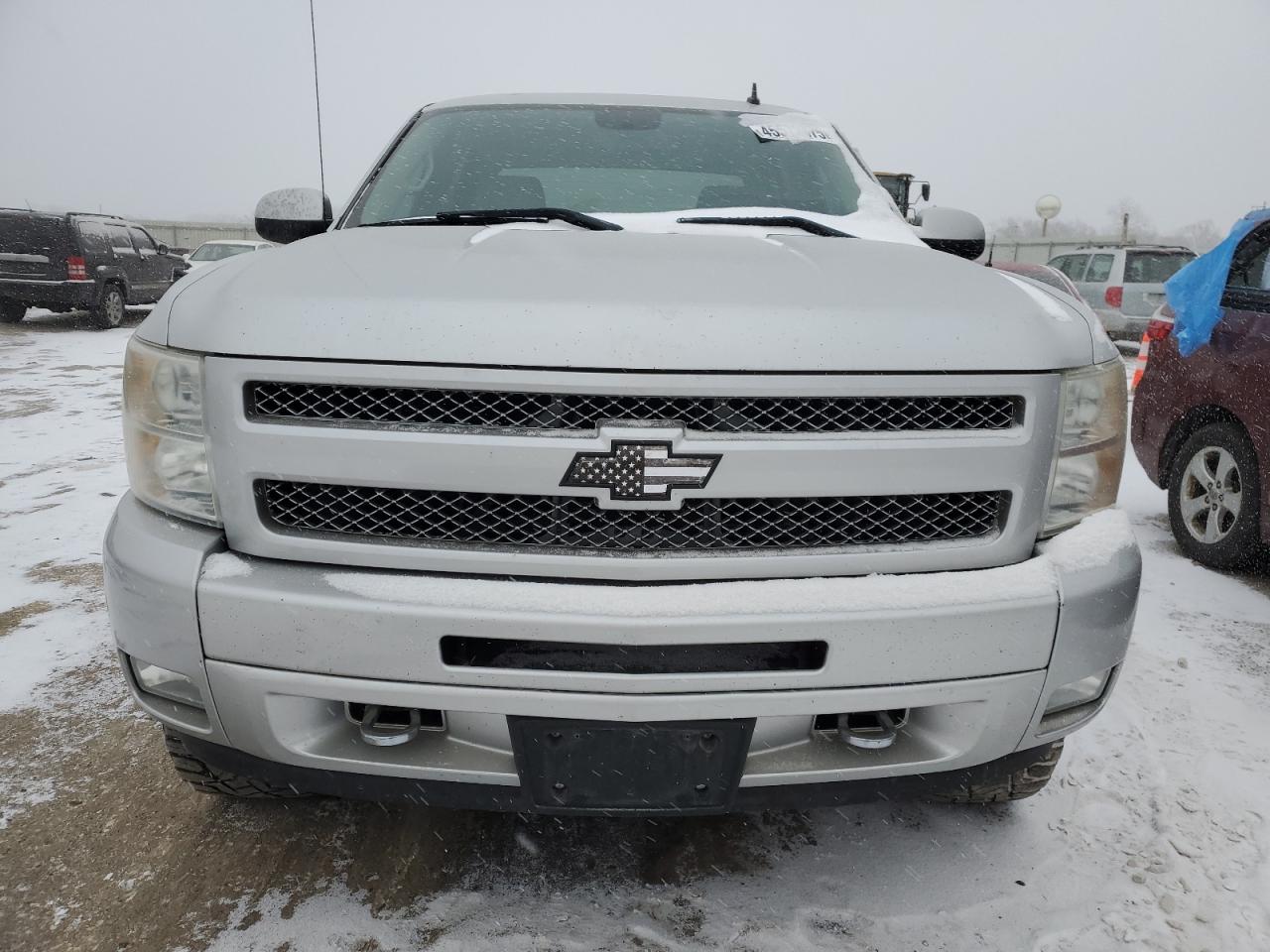 2010 Chevrolet Silverado - Image 5