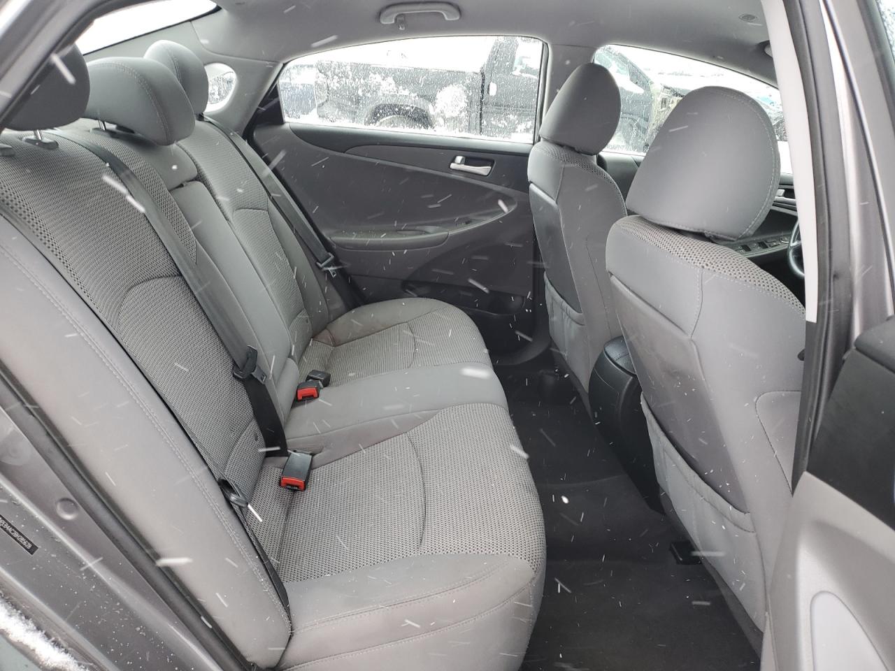 2011 Hyundai Sonata - Image 10