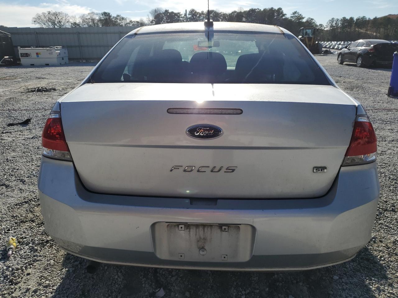 2010 Ford Focus - Image 6