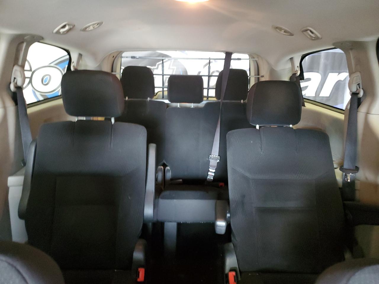 2018 Dodge Caravan - Image 10