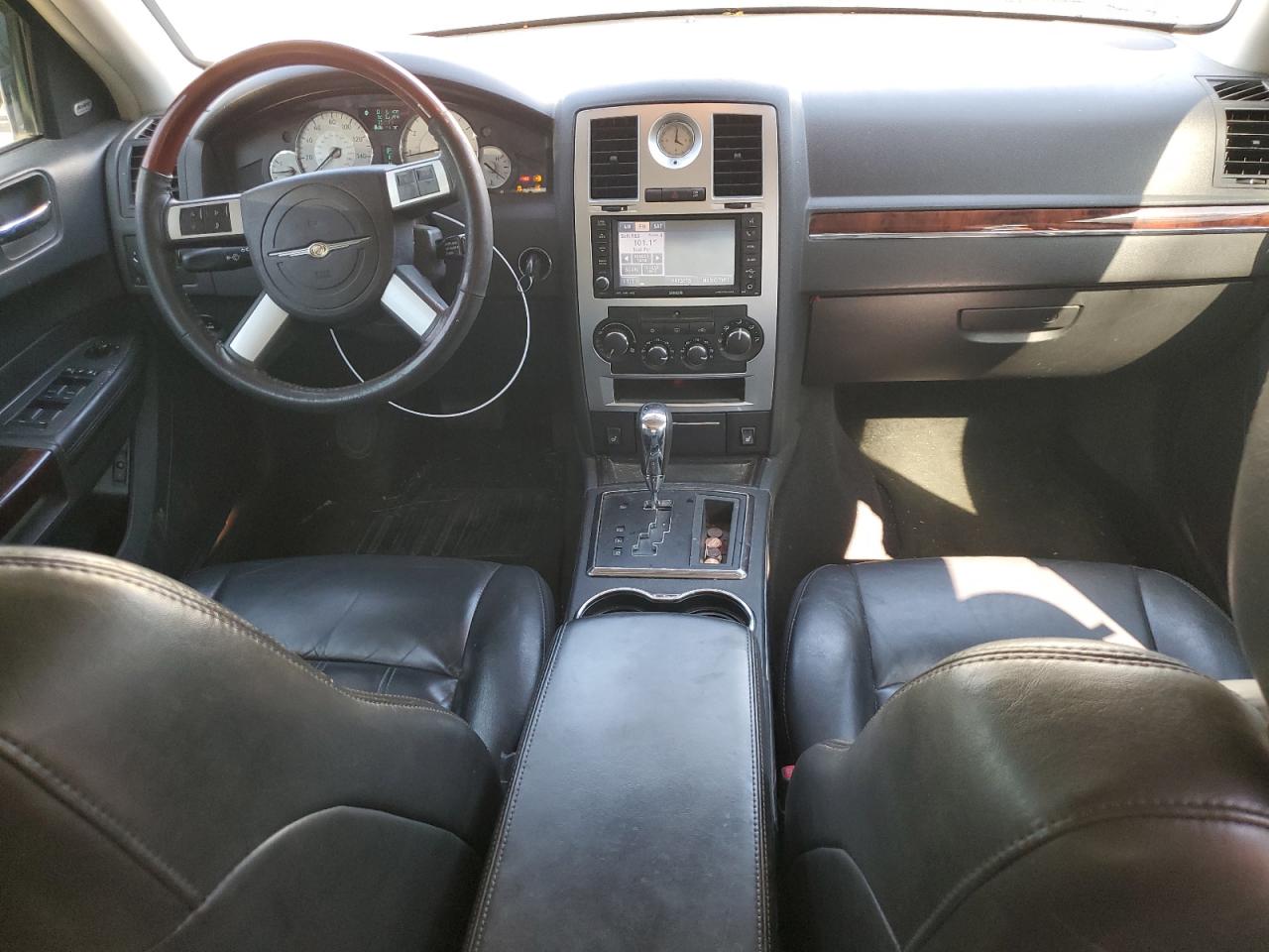 2009 Chrysler 300 - Image 8