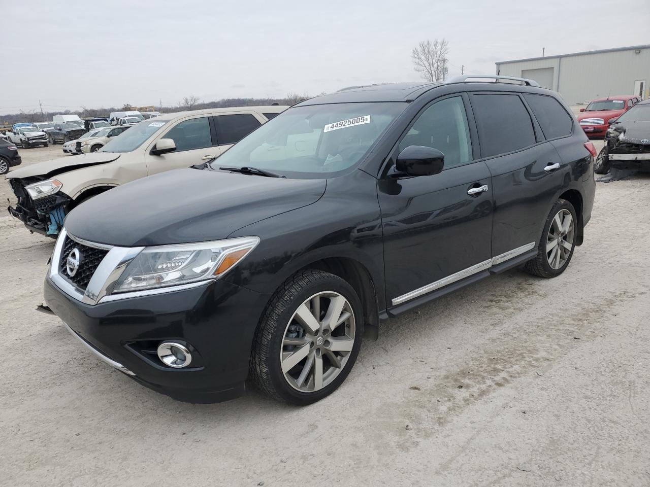 2015 Nissan Pathfinder - Image 1