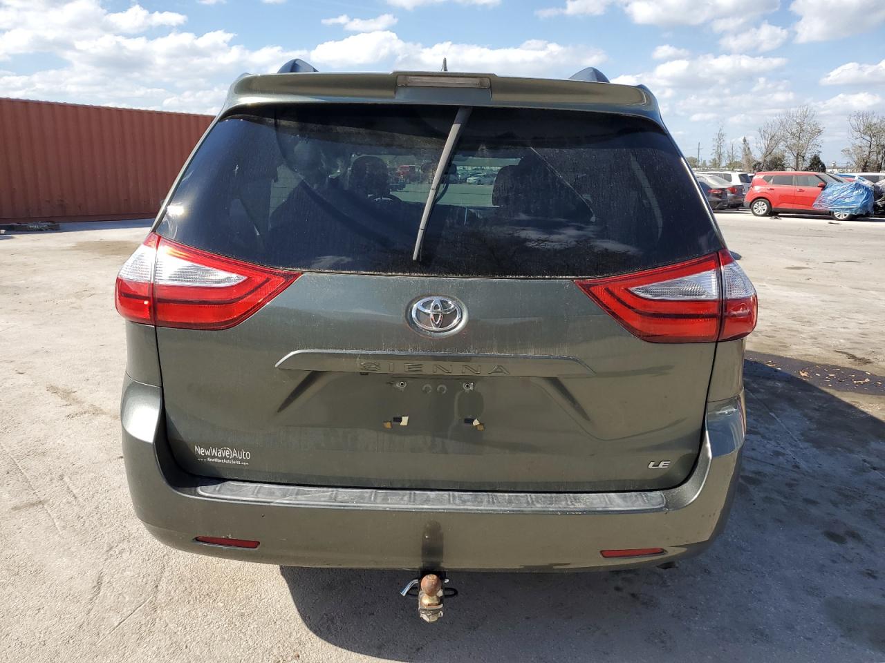 2018 Toyota Sienna - Image 6