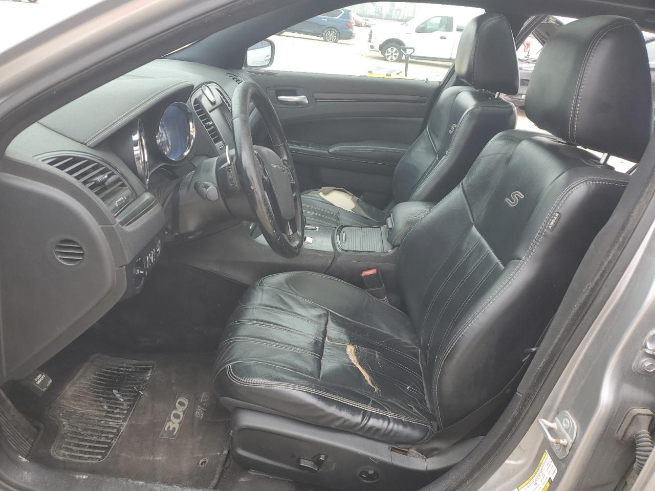 2014 Chrysler 300 - Image 7