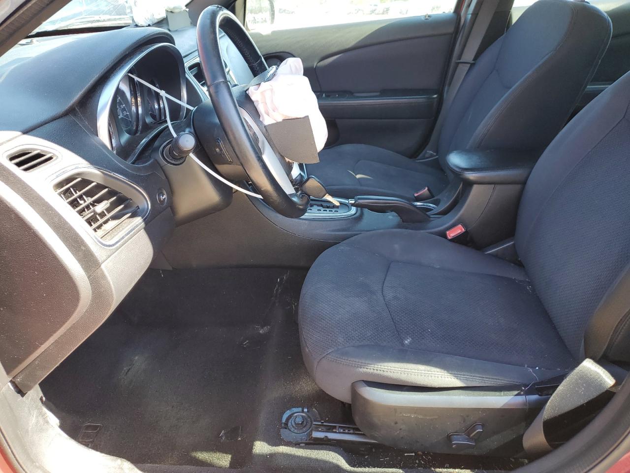 2012 Chrysler 200 - Image 7