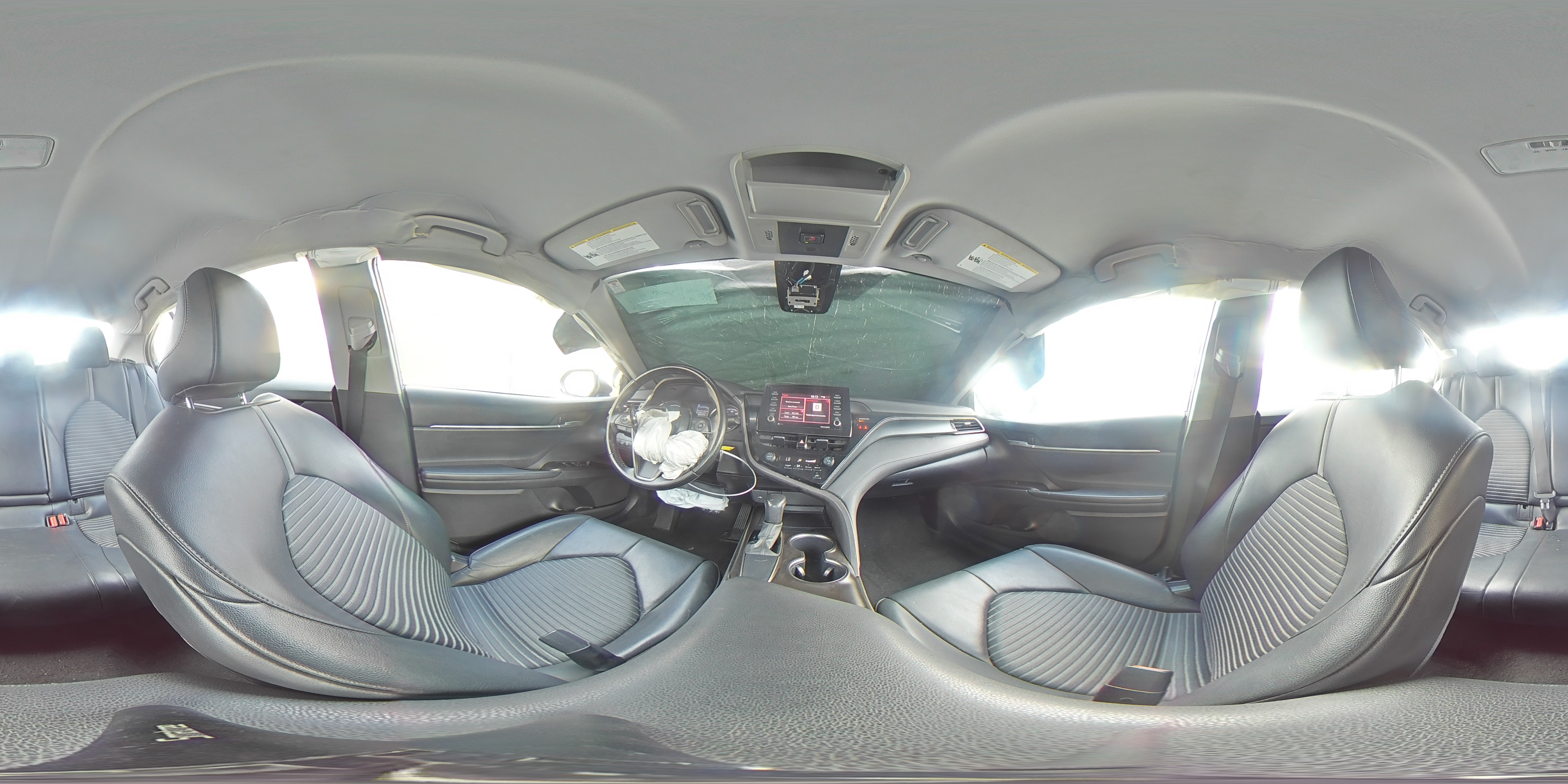 2021 Toyota Camry - Image 13