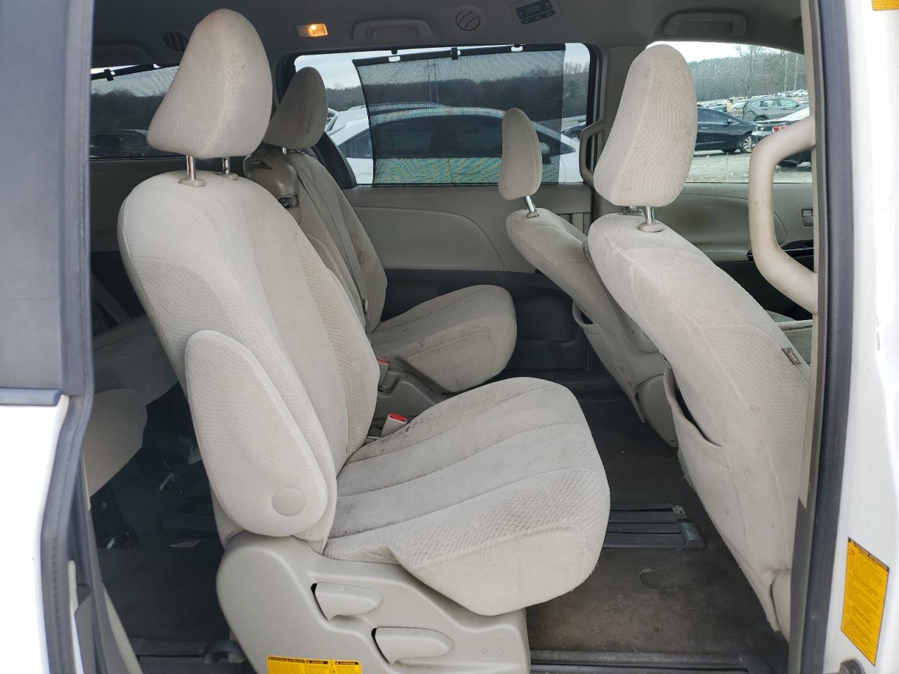 2014 Toyota Sienna - Image 11