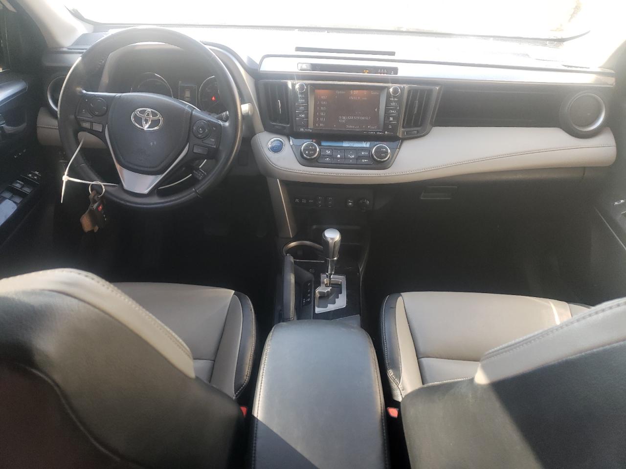 2017 Toyota RAV 4 - Image 8