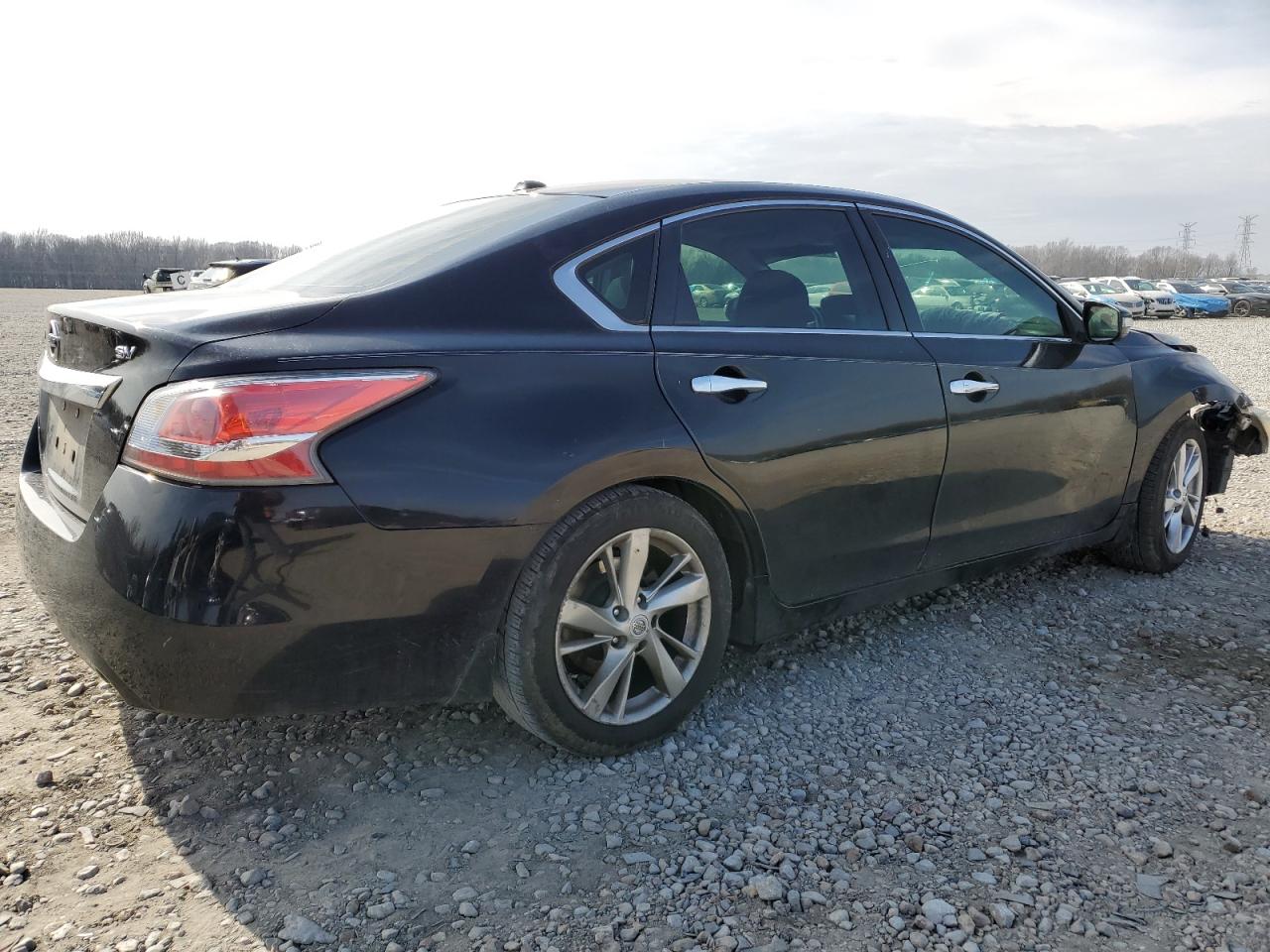 2015 Nissan Altima - Image 3