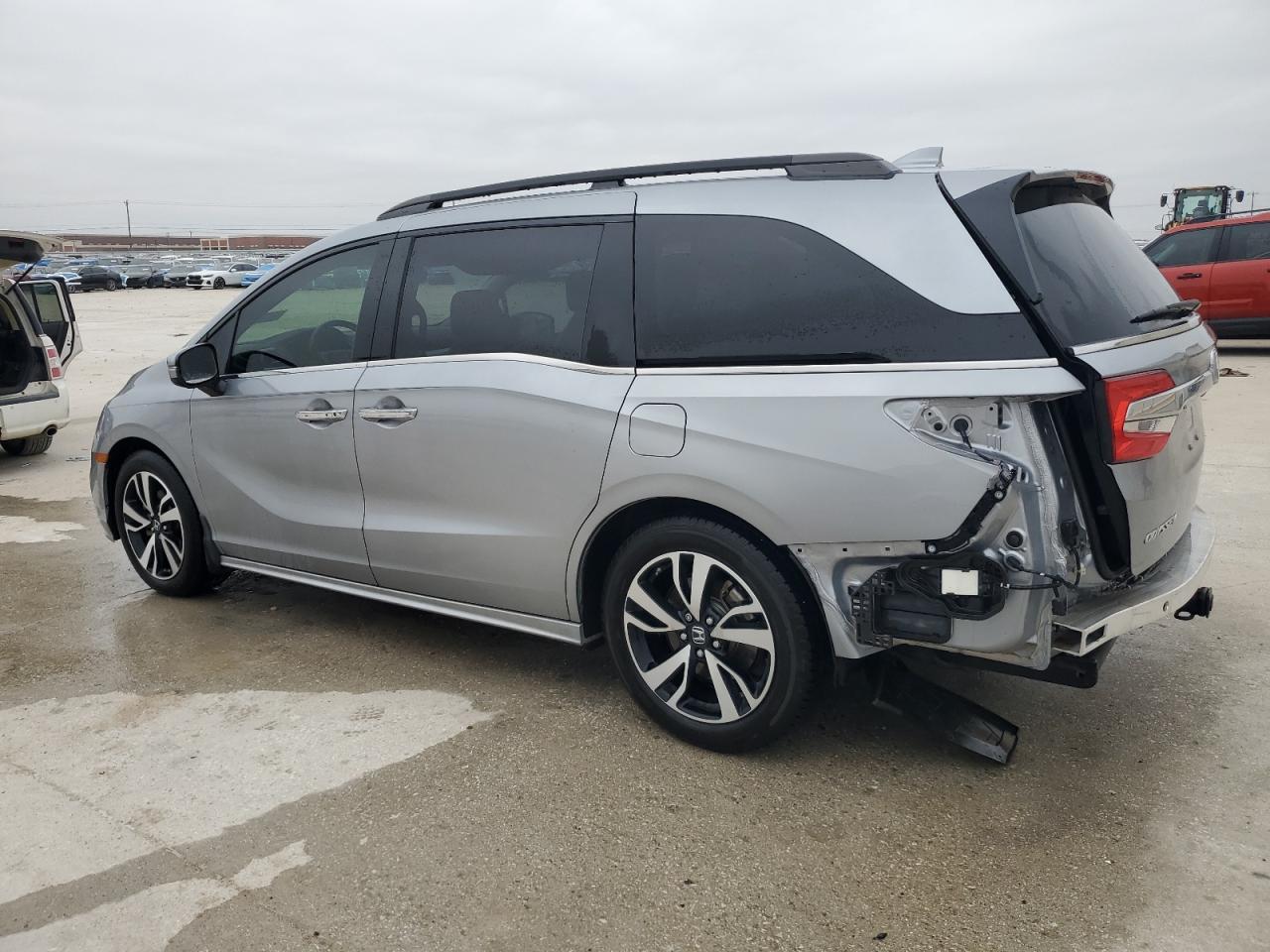 2019 Honda Odyssey - Image 2