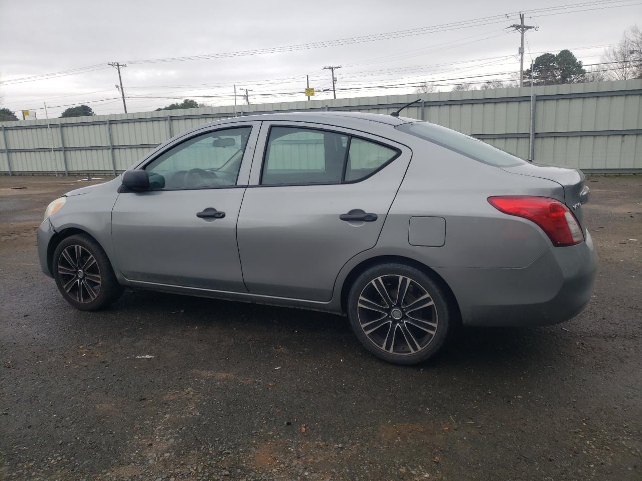 2014 Nissan Versa - Image 2