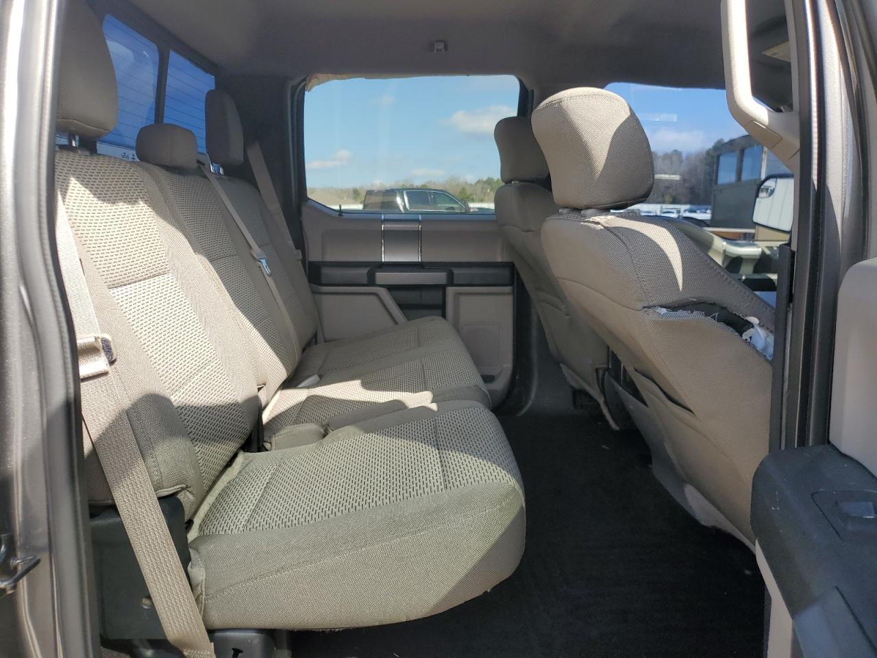 2015 Ford F-150 - Image 10