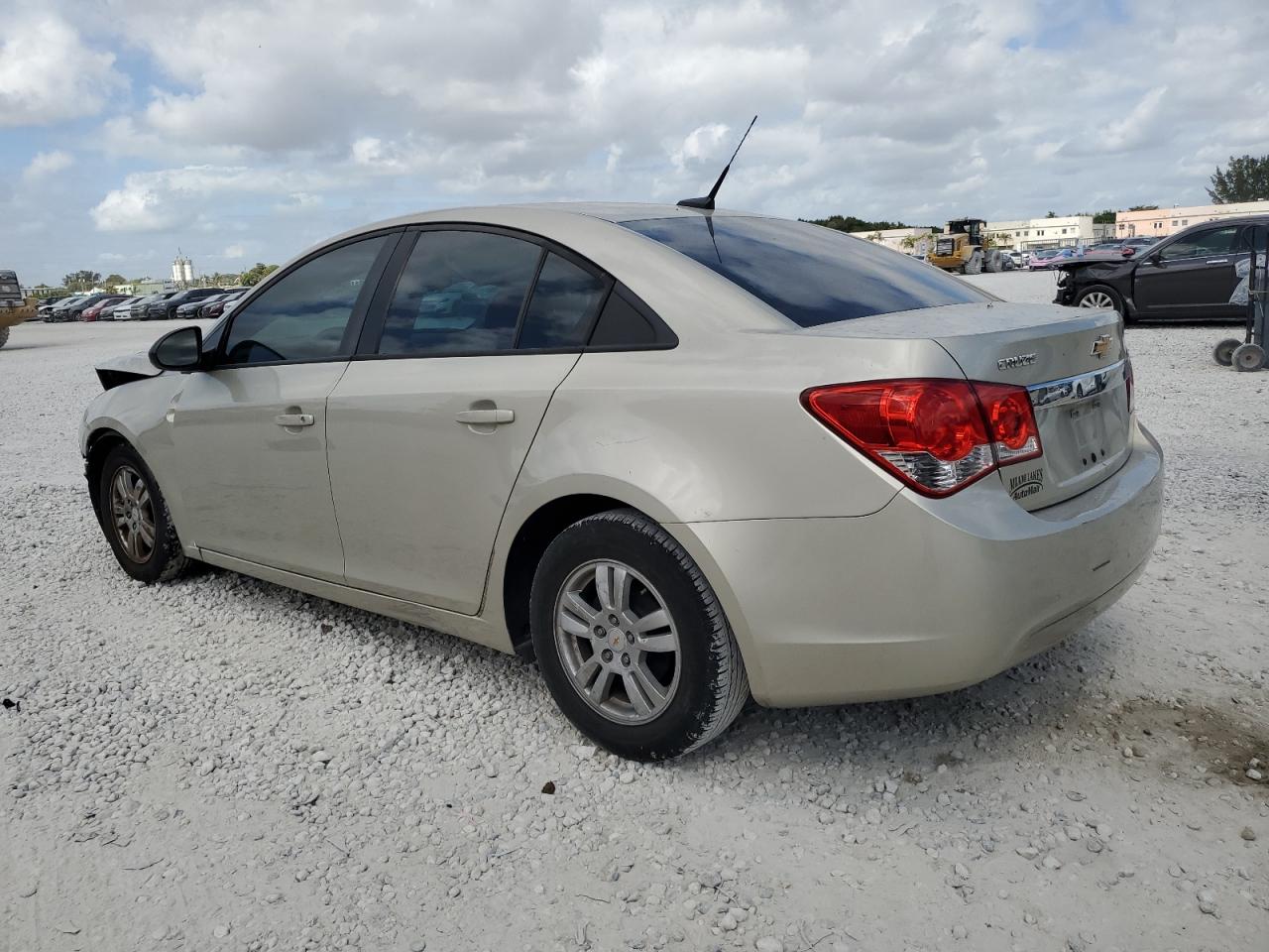 2013 Chevrolet Cruze - Image 2