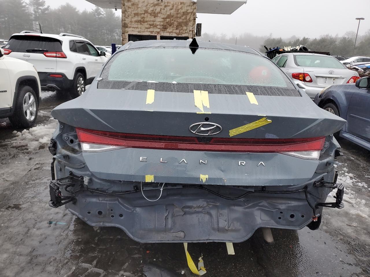 2023 Hyundai Elantra - Image 6