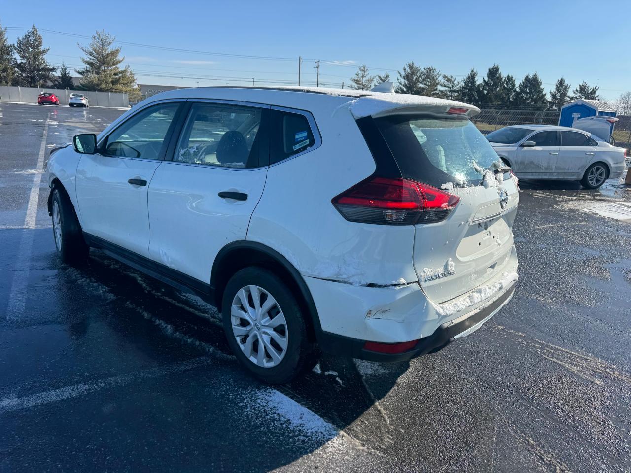 2017 Nissan Rogue - Image 3