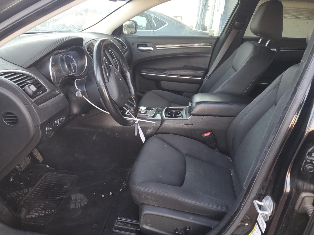 2019 Chrysler 300 - Image 7
