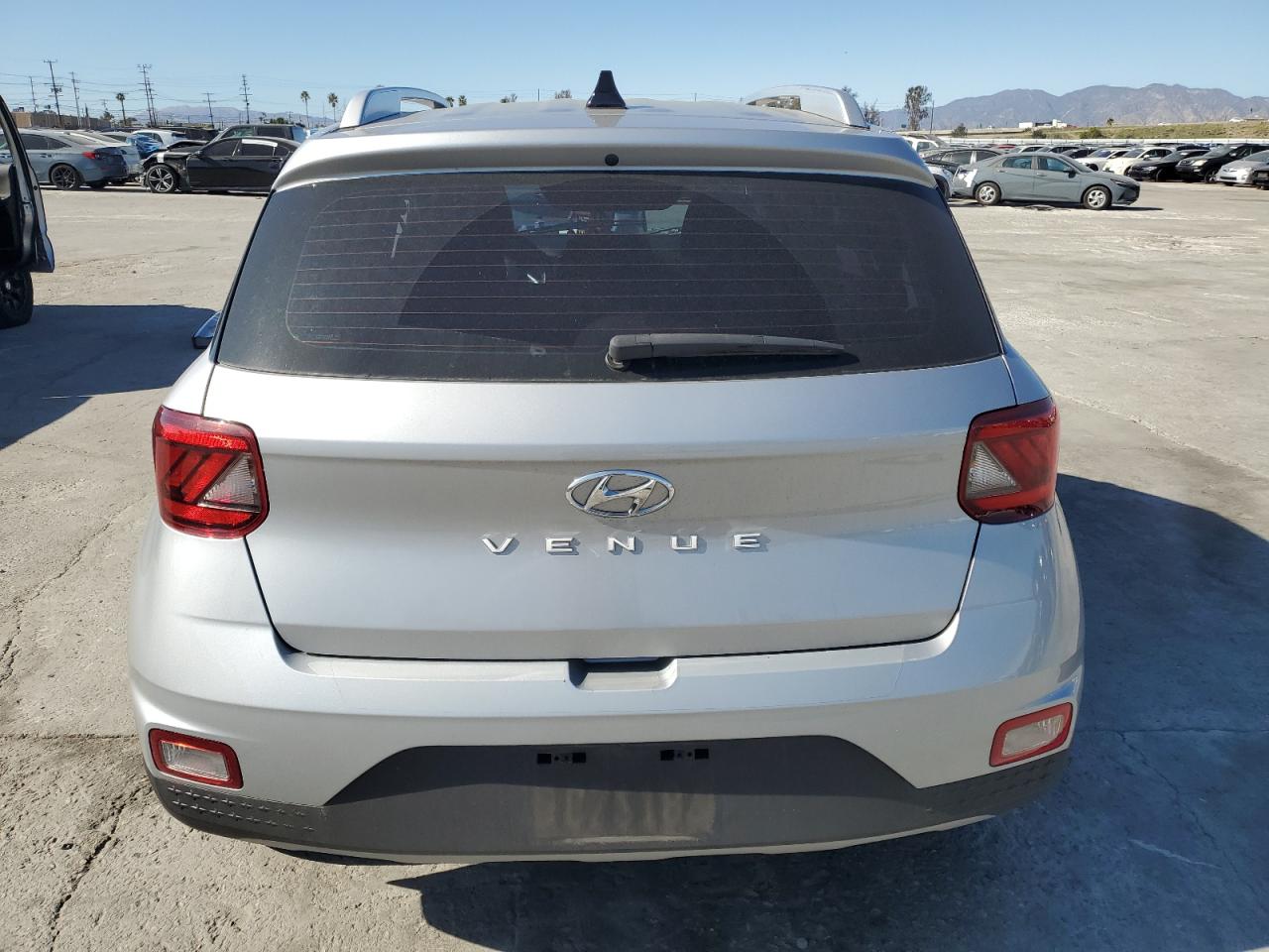 2022 Hyundai Venue - Image 6