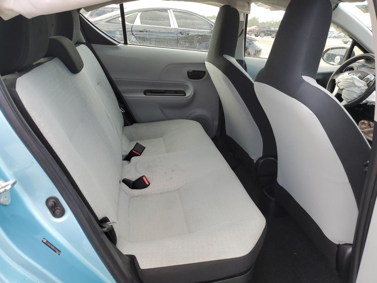 2013 Toyota Prius - Image 10