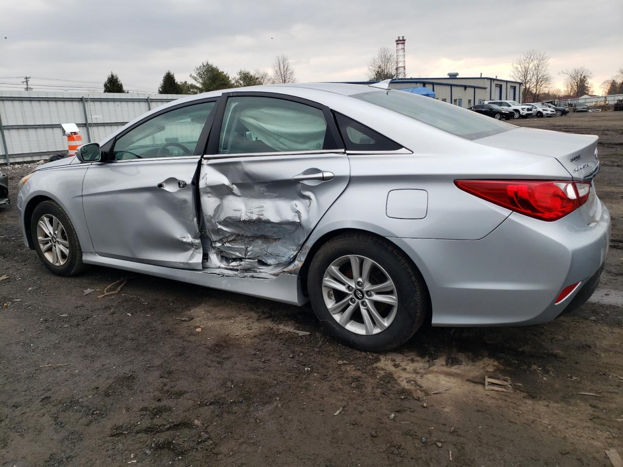 2014 Hyundai Sonata - Image 2