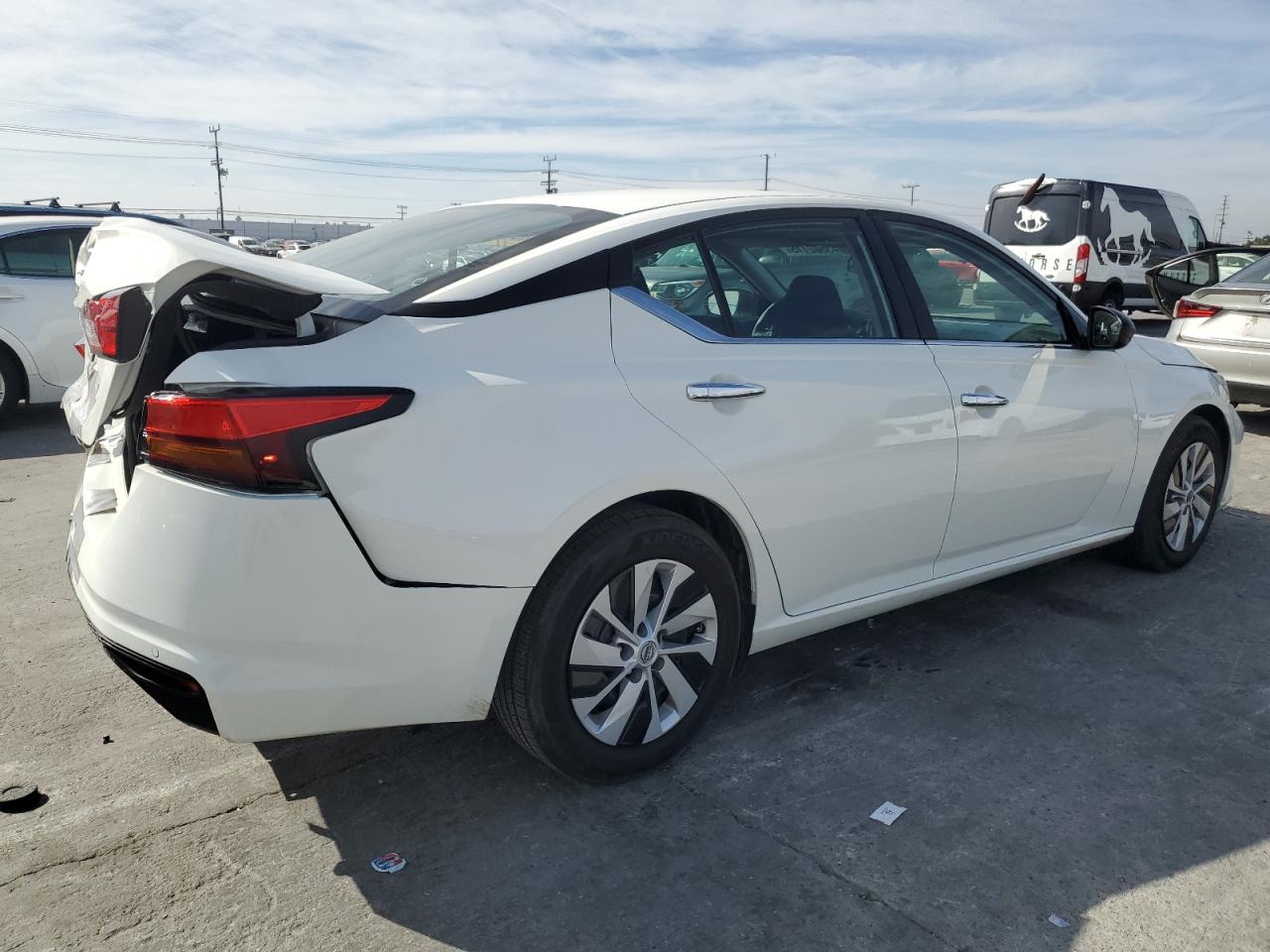 2024 Nissan Altima - Image 3