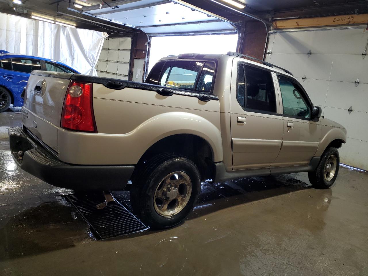2005 Ford Explorer - Image 3