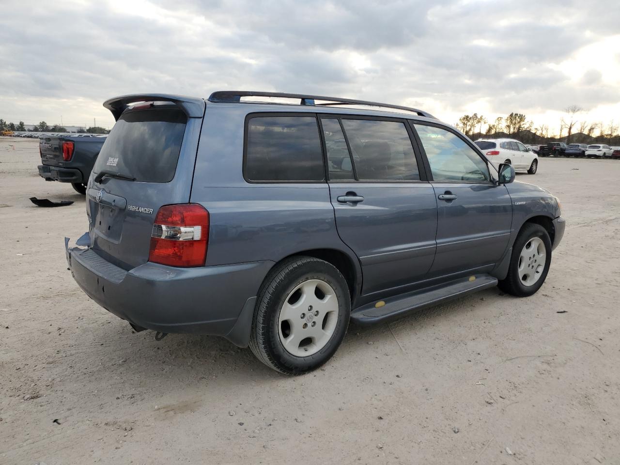 2005 Toyota Highlander - Image 3