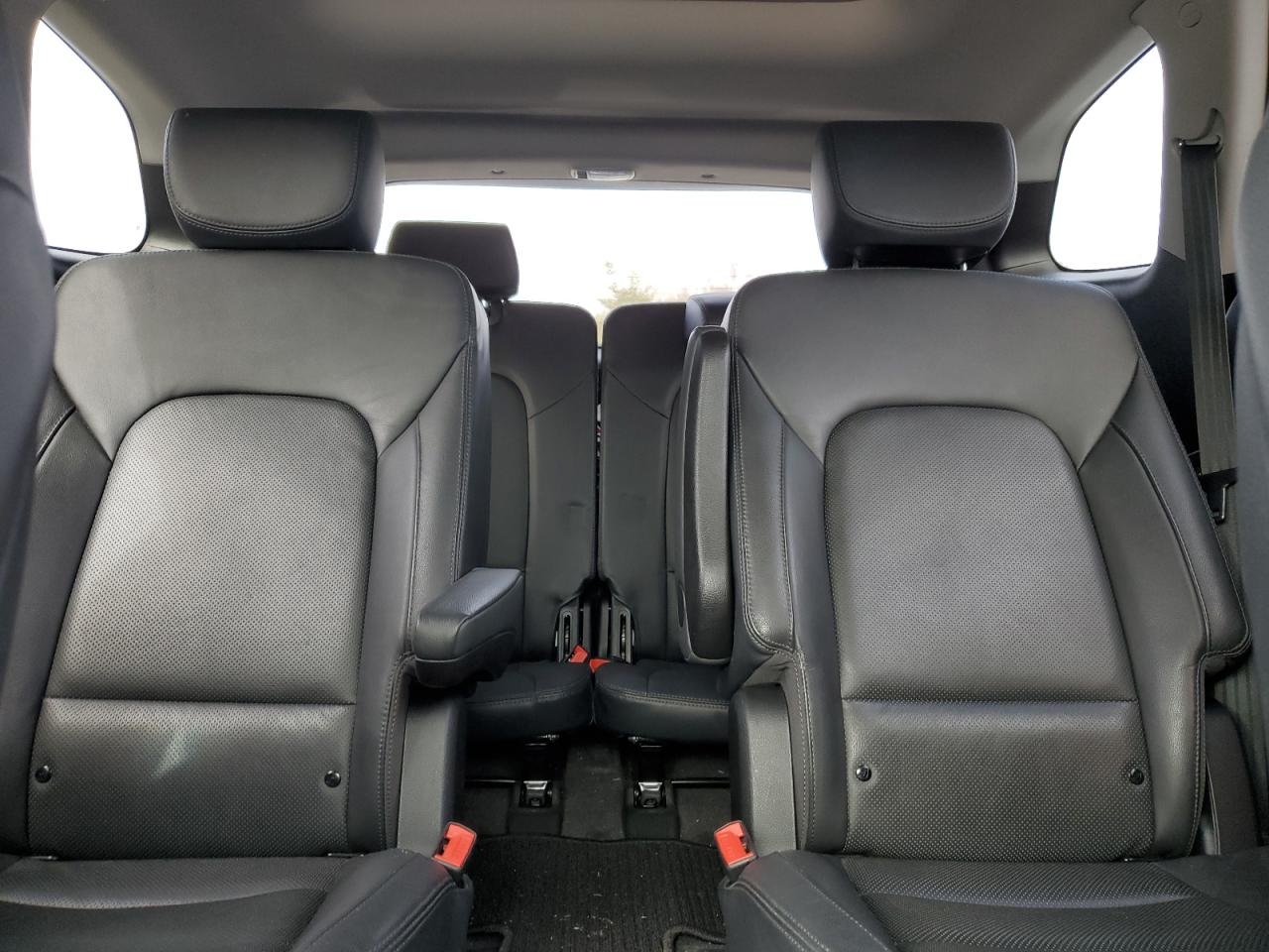 2018 Hyundai Santa Fe - Image 10