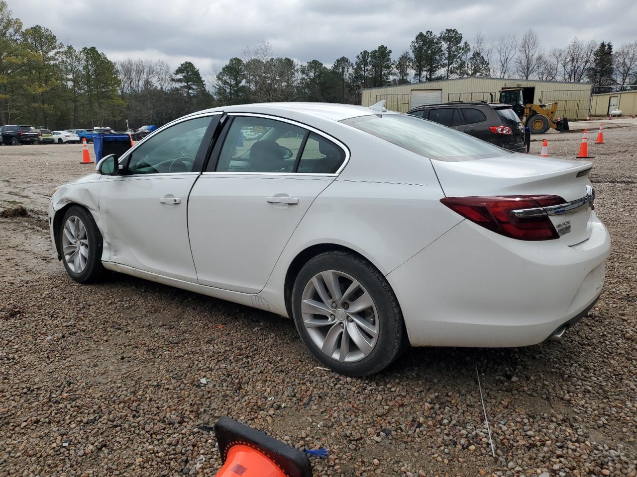 2014 Buick Regal - Image 2