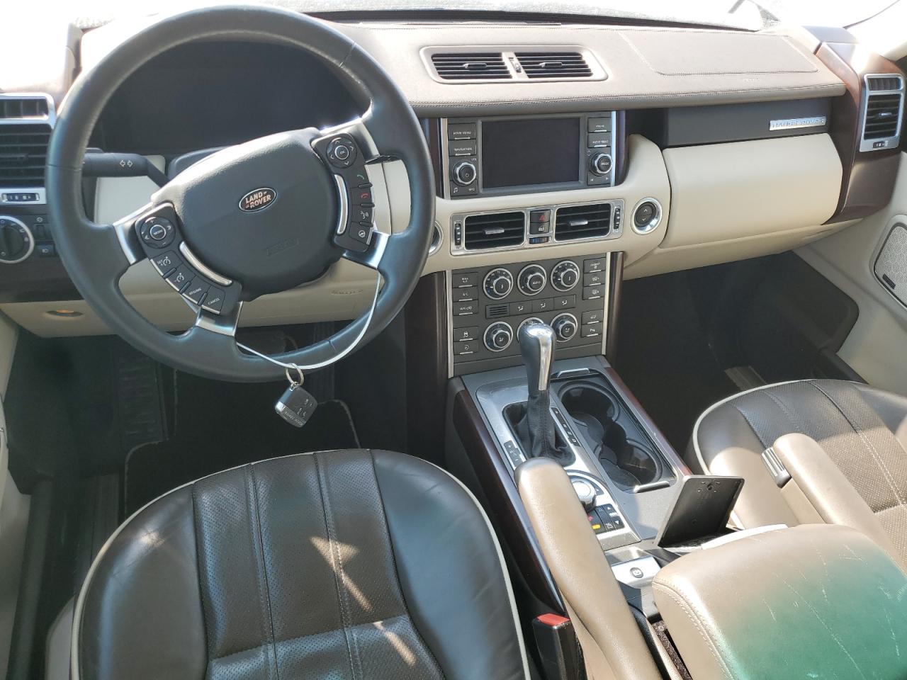 2010 Land Rover Range Rover - Image 8