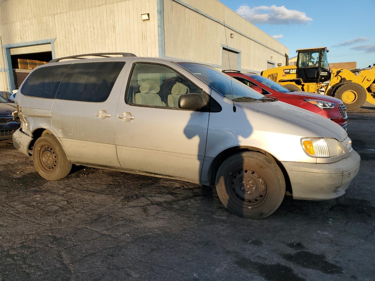 2001 Toyota Sienna - Image 4