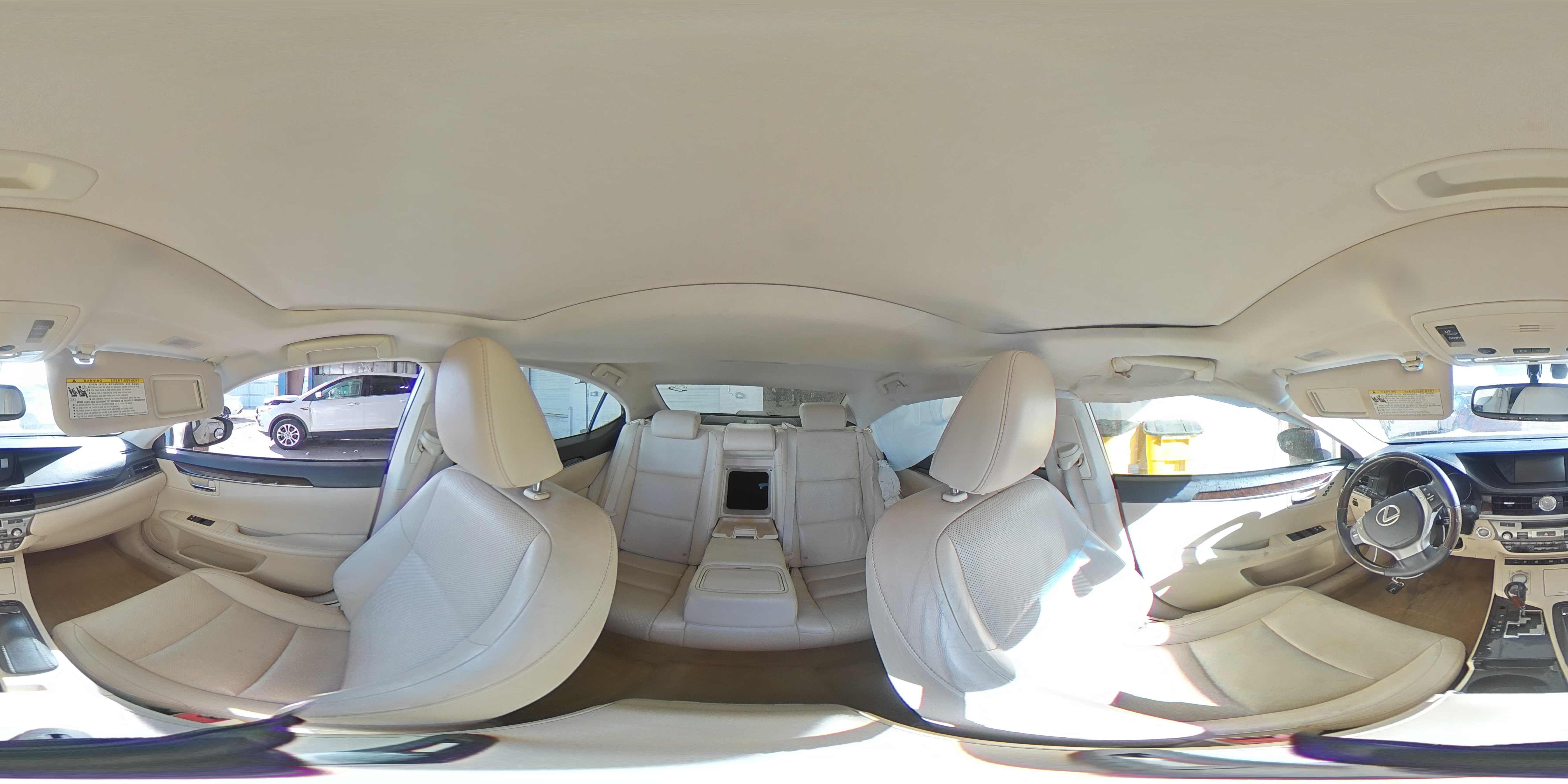 2015 Lexus ES - Image 13