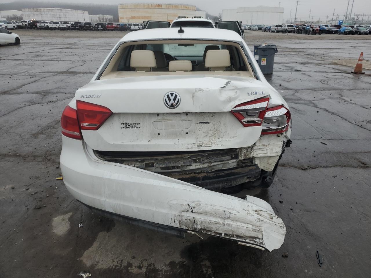 2014 Volkswagen Passat - Image 6
