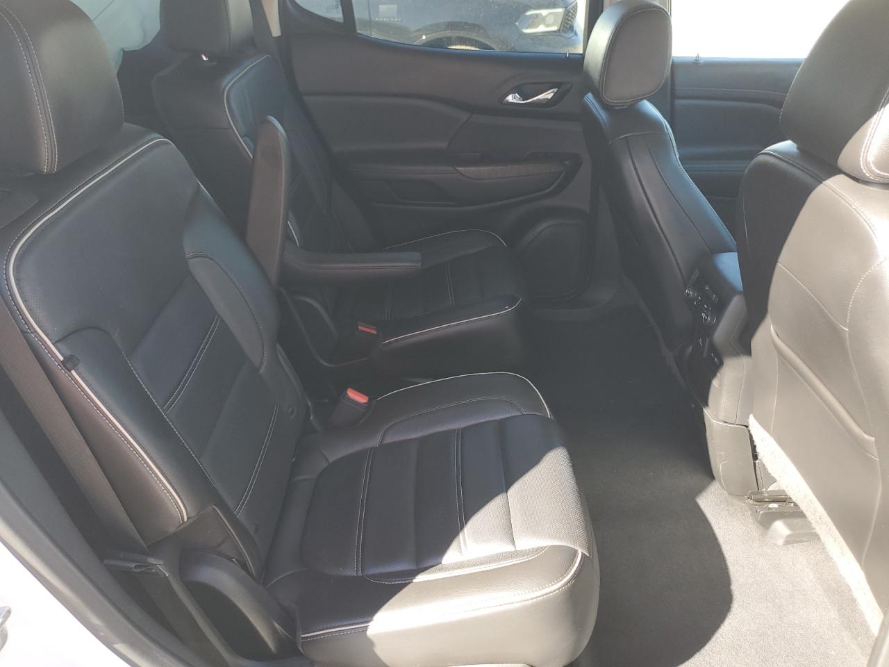 2020 GMC Acadia - Image 12