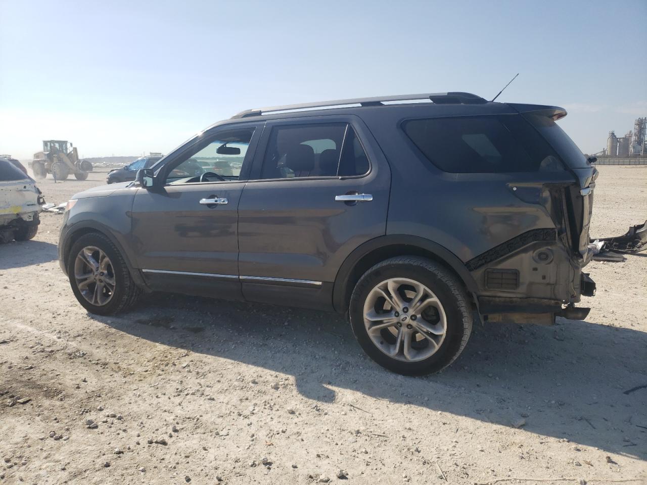 2015 Ford Explorer - Image 2