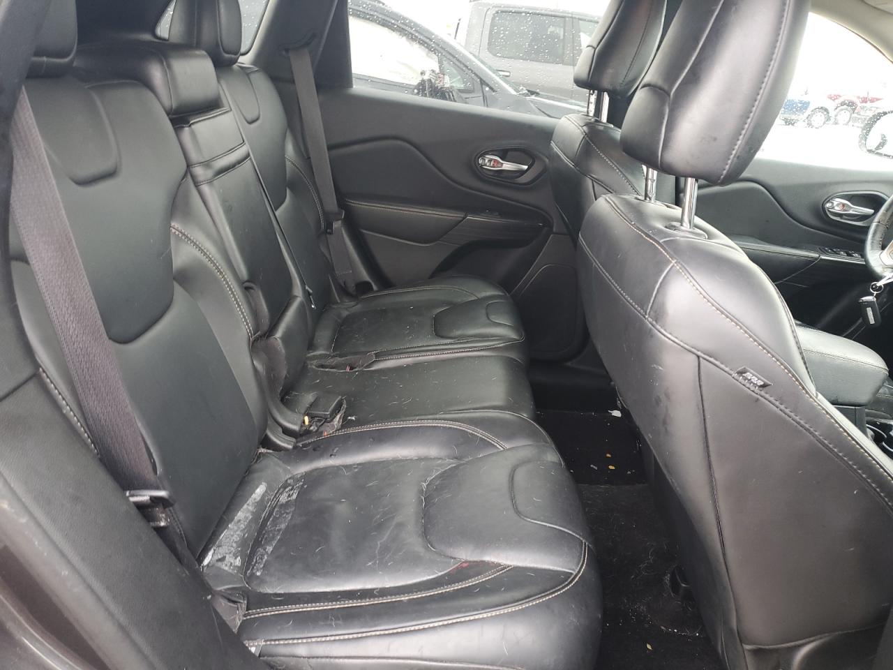 2016 Jeep Grand Cherokee - Image 11