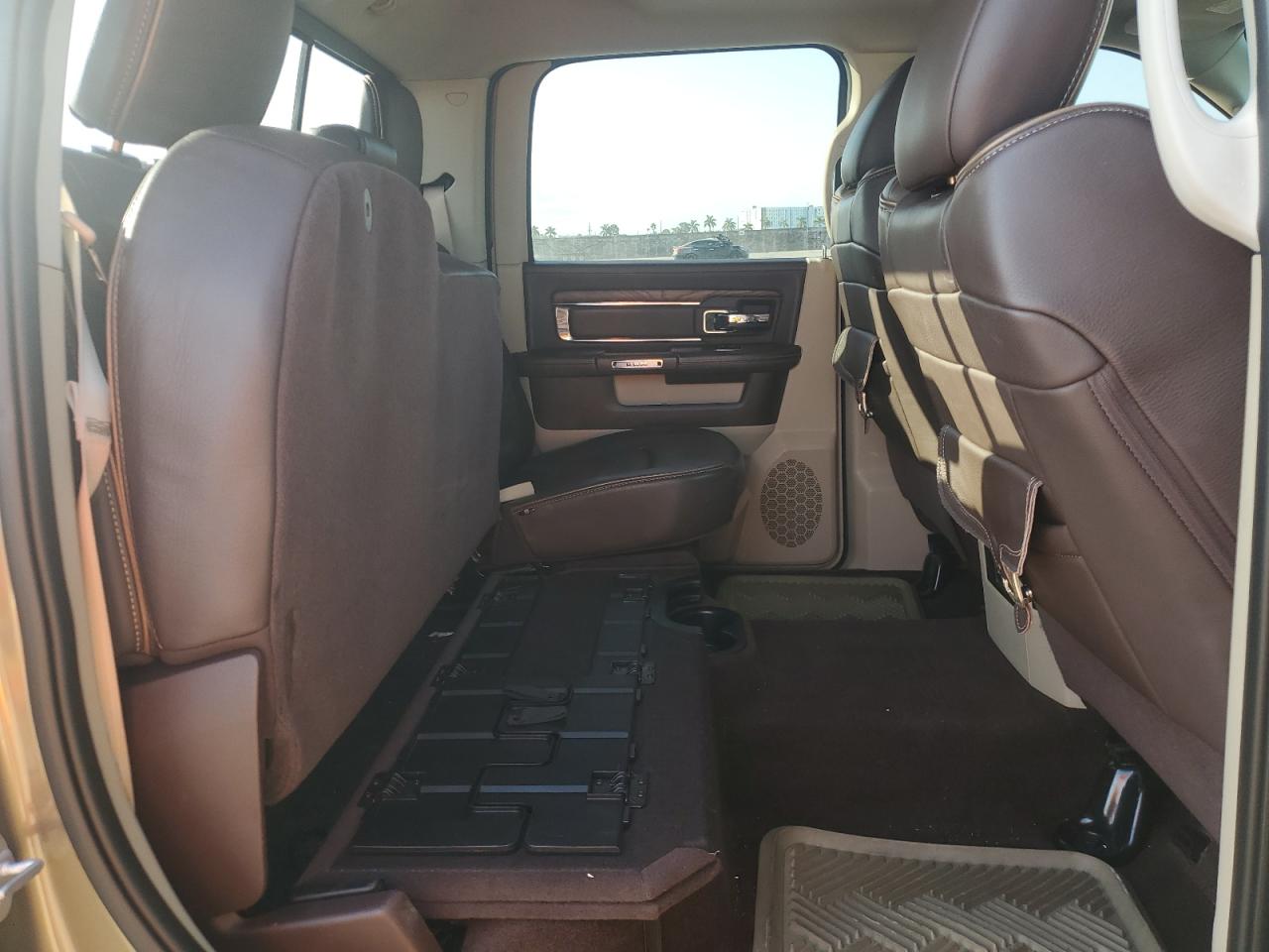 2015 RAM 1500 - Image 10