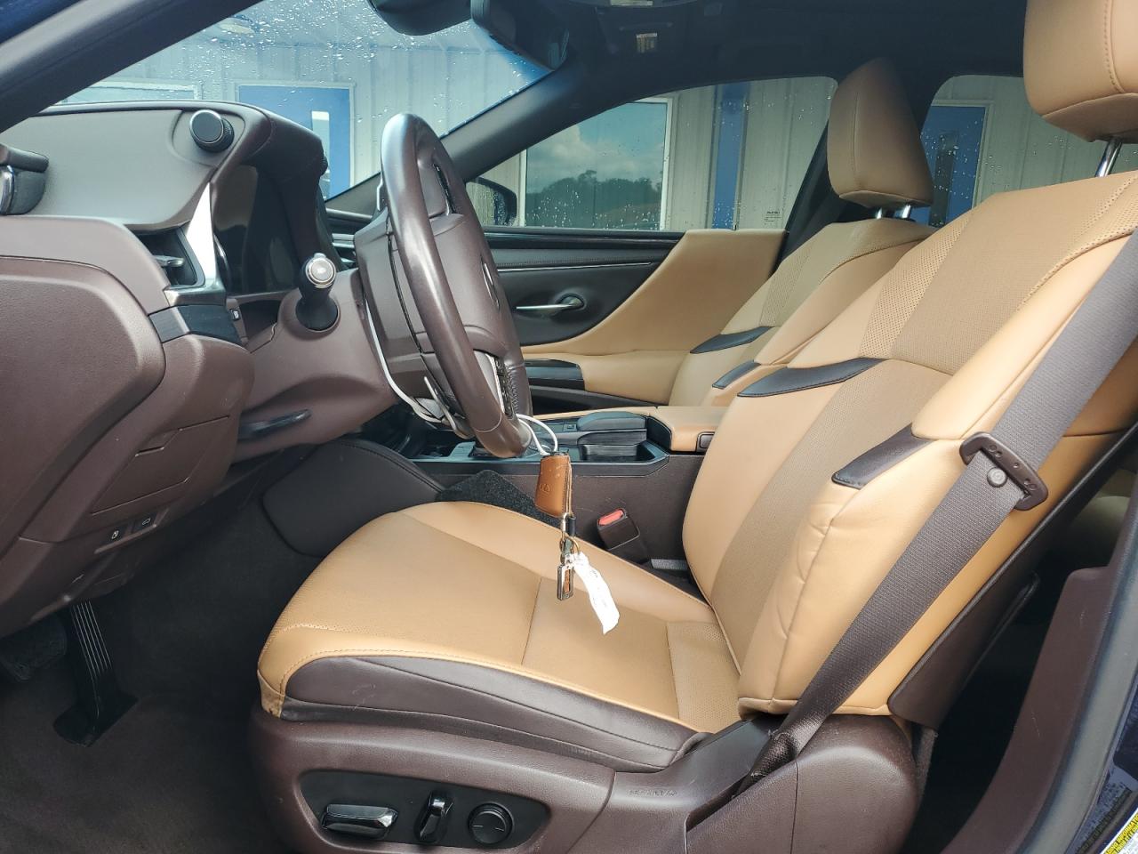 2021 Lexus ES - Image 7