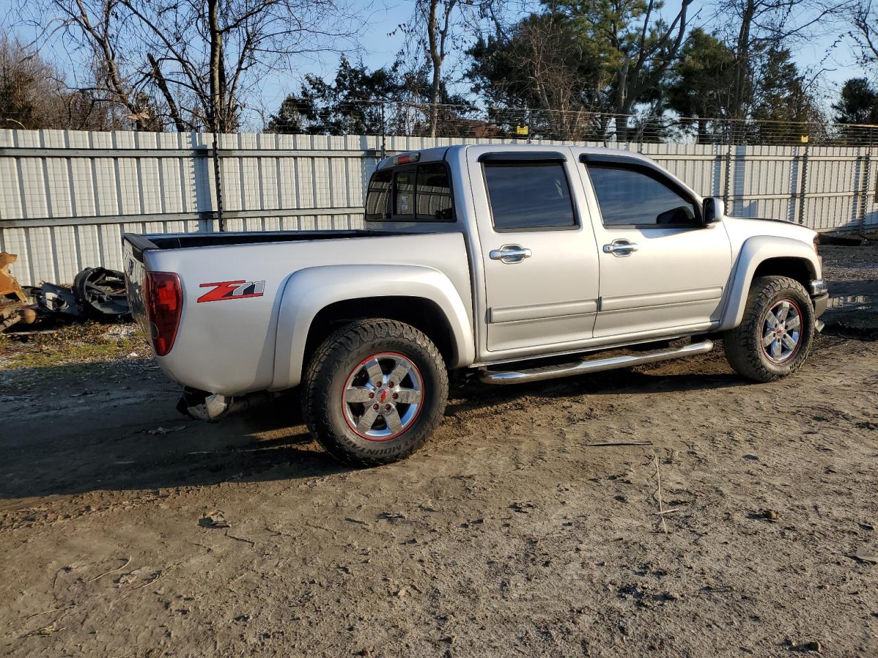 2011 Chevrolet Colorado - Image 3