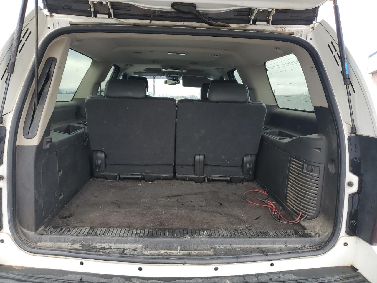 2008 Chevrolet Suburban - Image 6