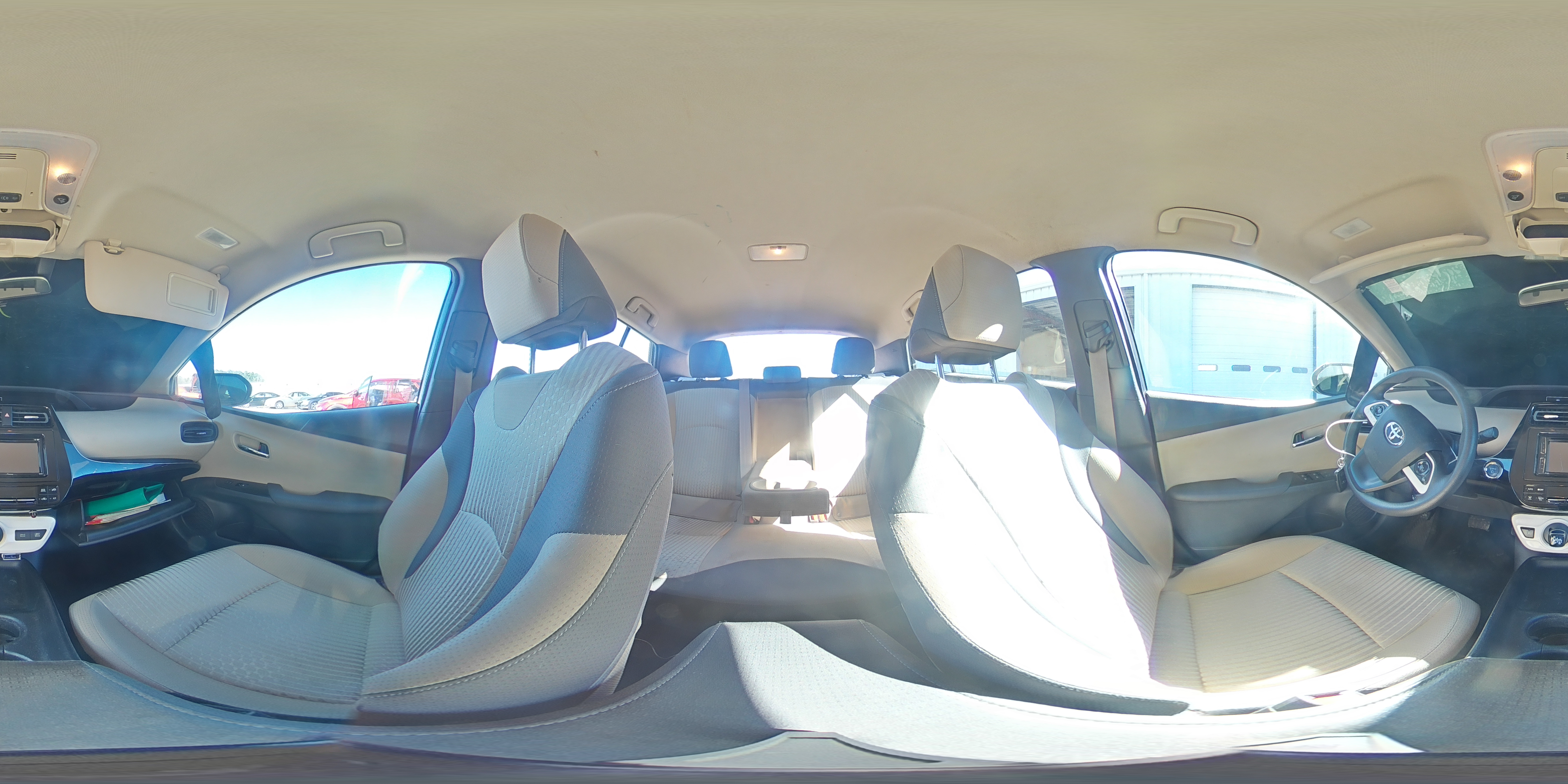 2016 Toyota Prius - Image 13