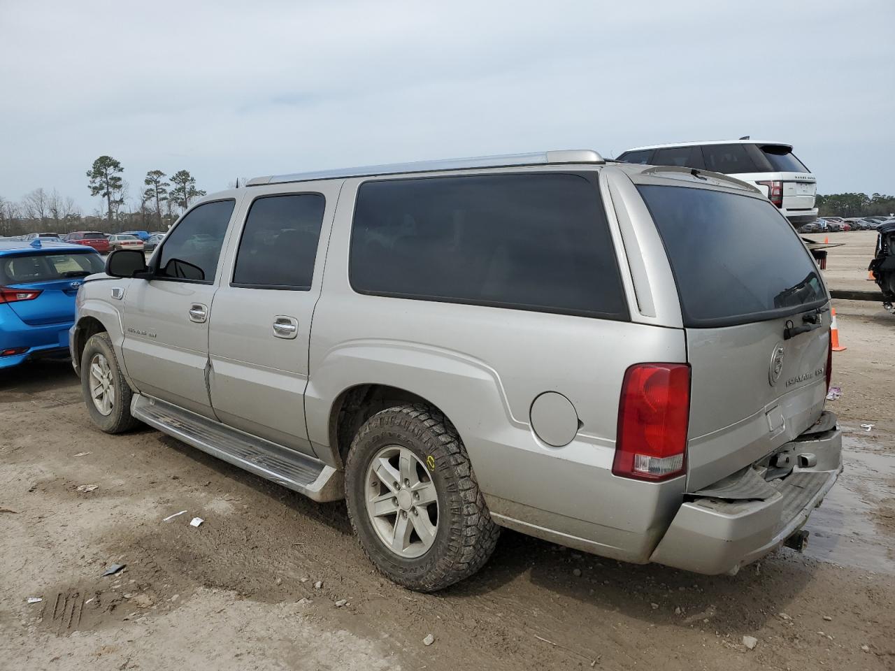 2004 Cadillac Escalade - Image 2