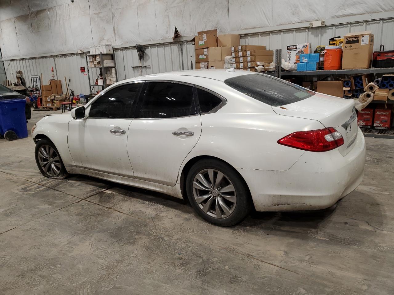 2013 Infiniti M - Image 2