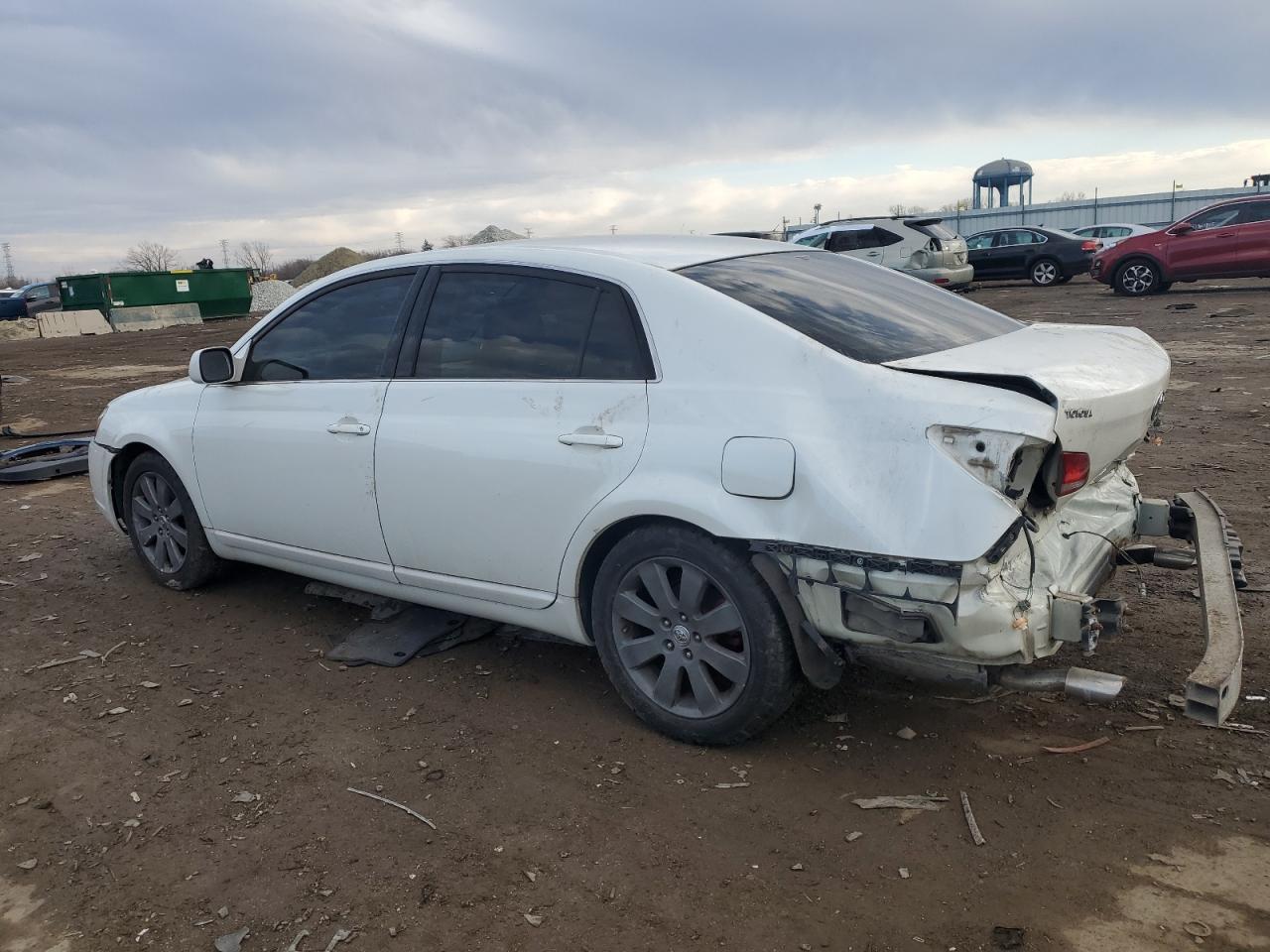 2005 Toyota Avalon - Image 2