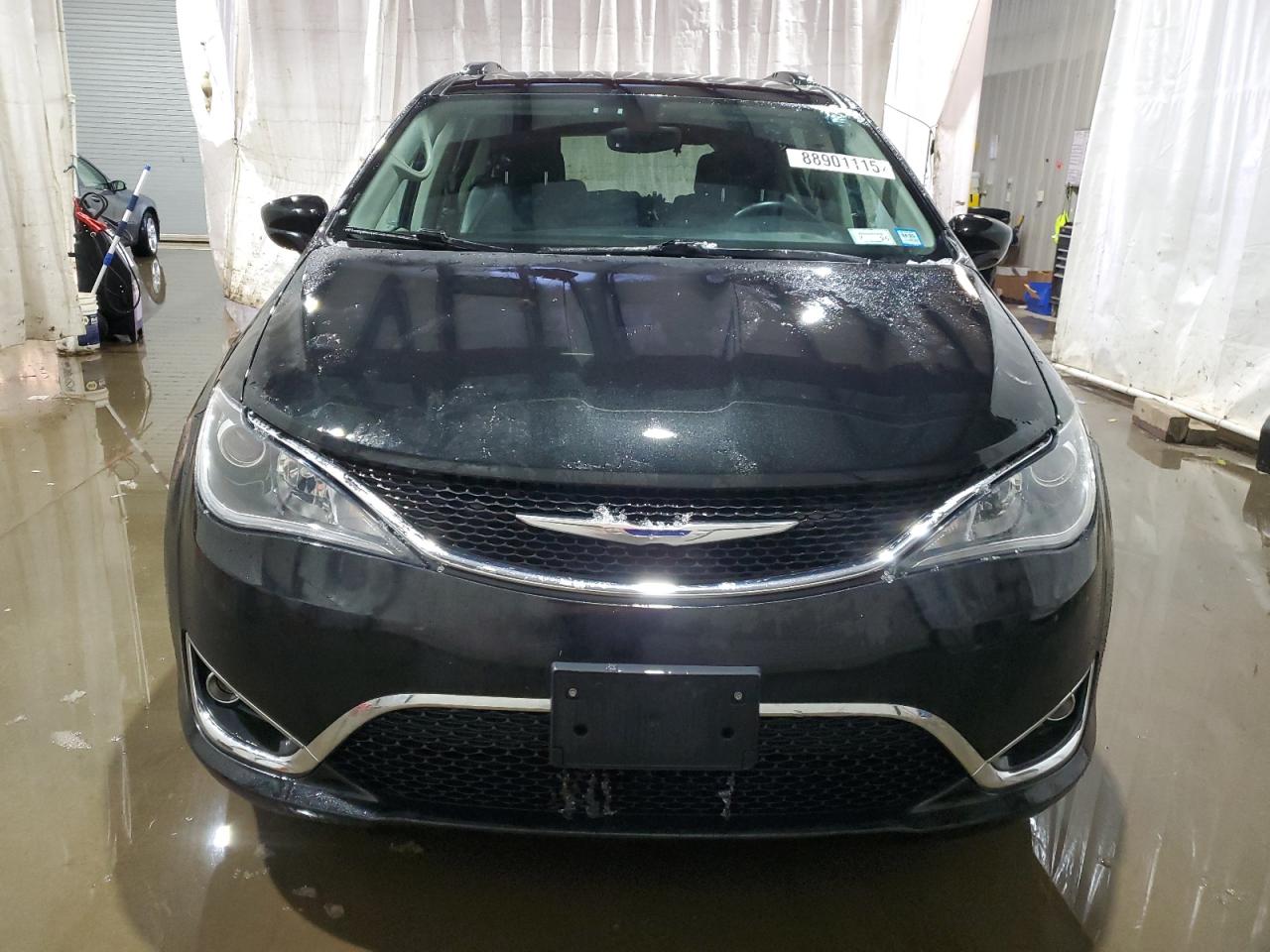 2018 Chrysler Pacifica - Image 5