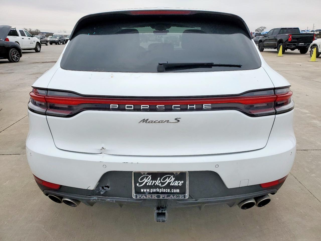 2021 Porsche Macan - Image 6